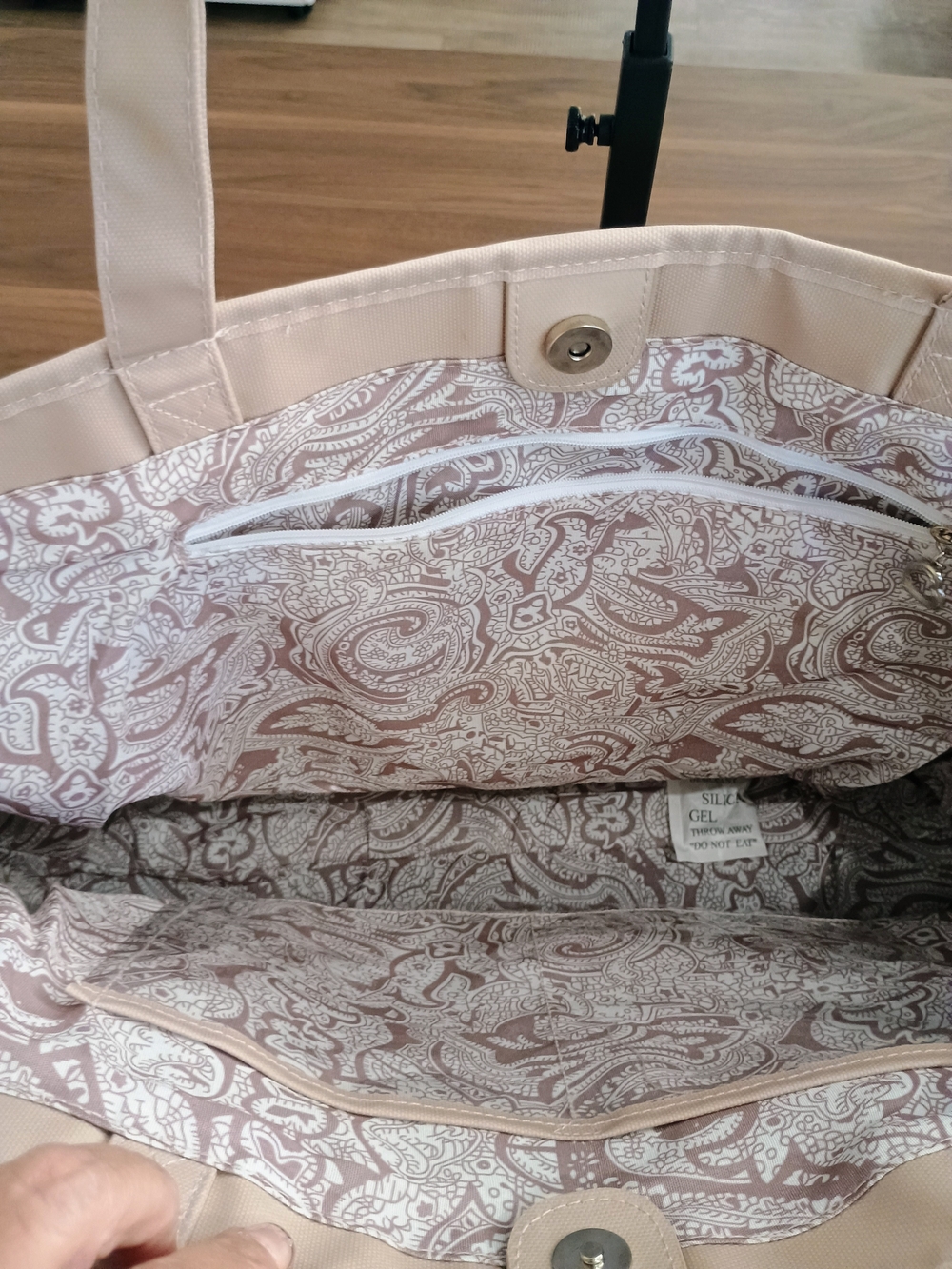 The Sak Everyday Tote Bag in Light Beige - Picture 4 of 10
